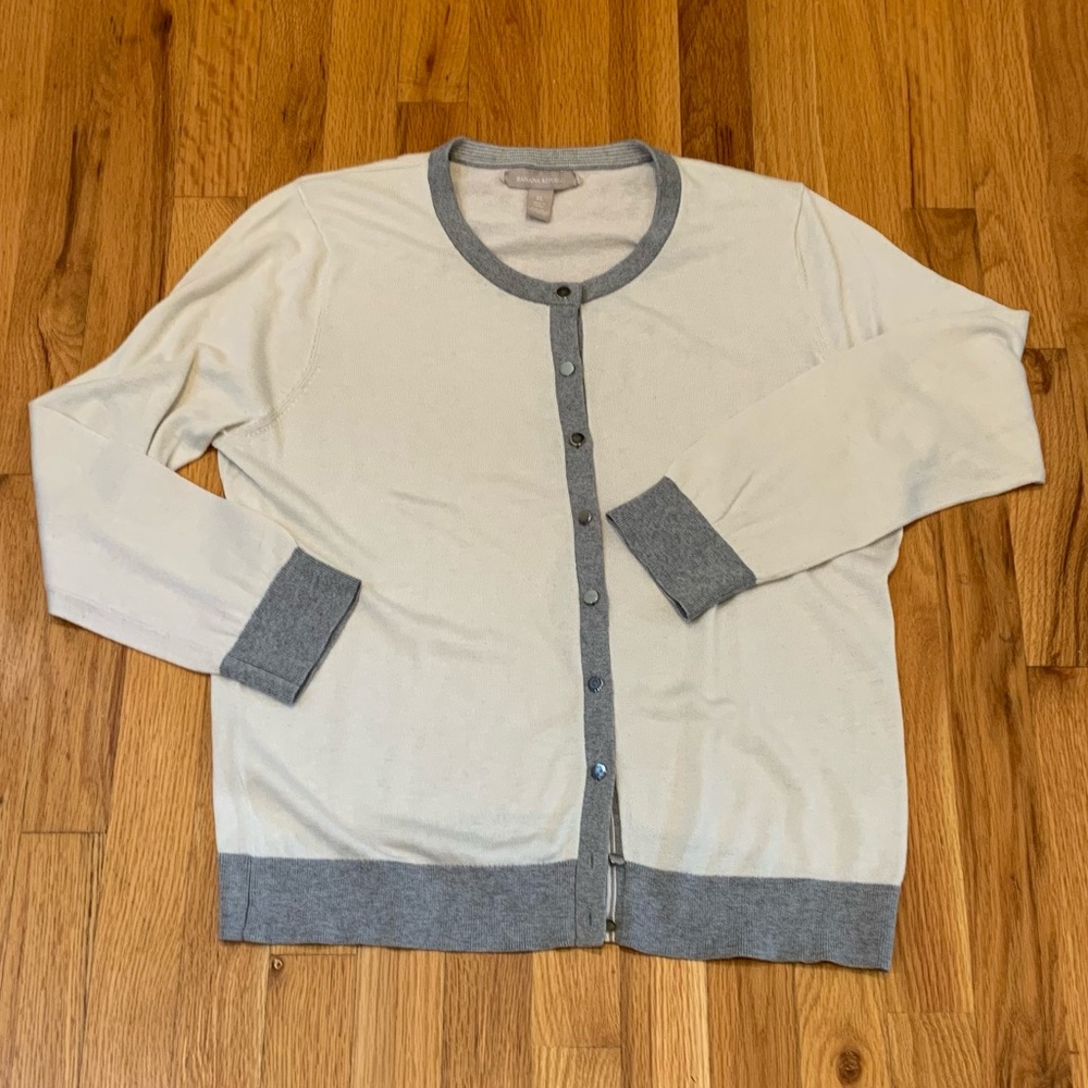 Banana Republic cream & gray trim sweater SZ XL